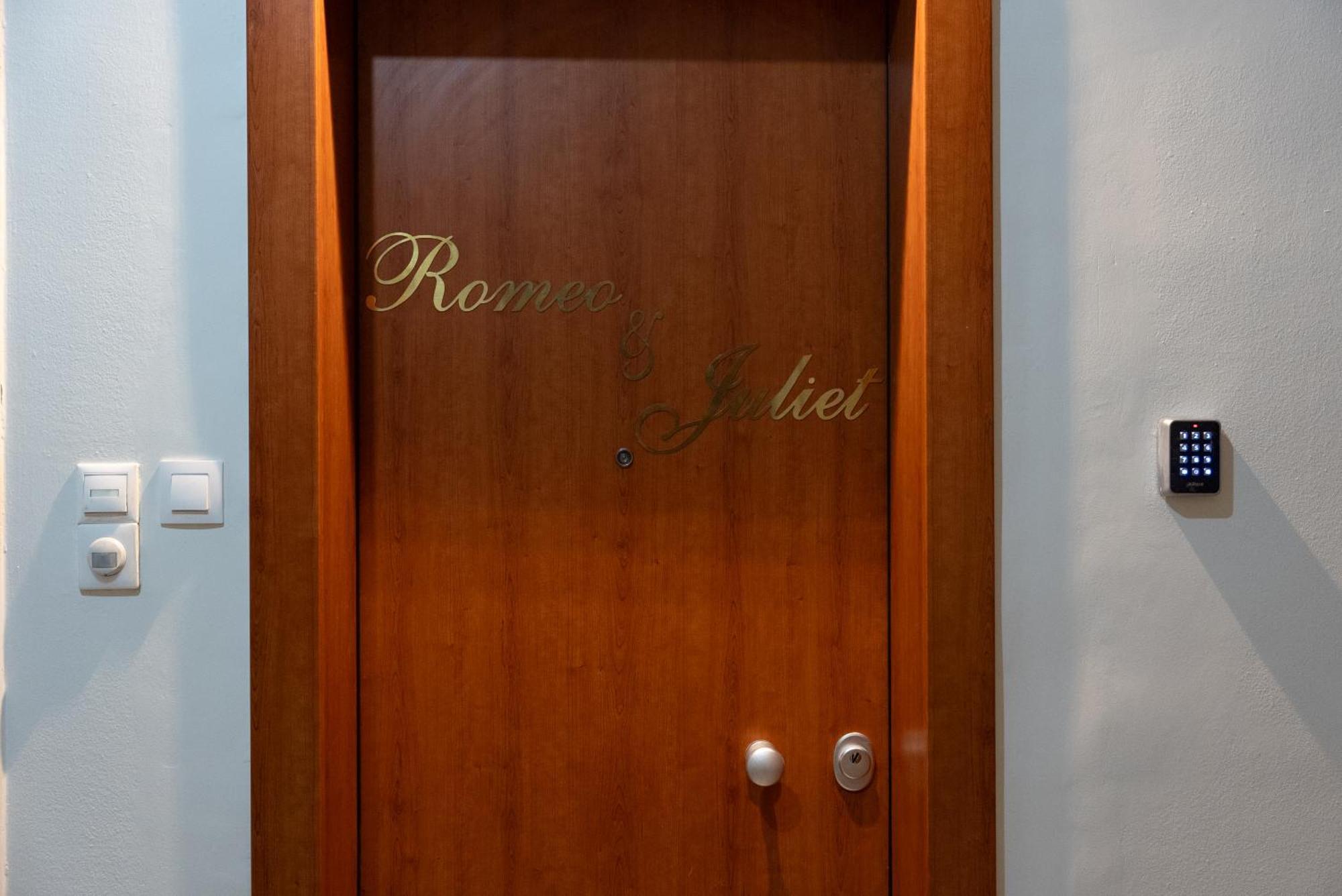 Romeo & Juliet In The Heart Of Appartement Athènes