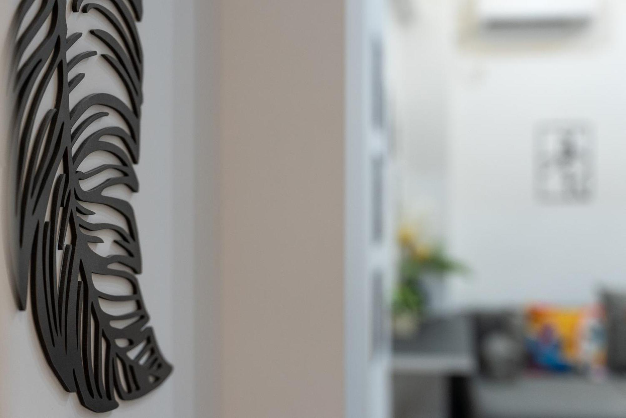 Romeo & Juliet In The Heart Of Appartement
